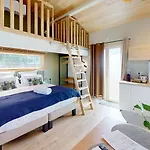 La Planette Bed & Breakfast *