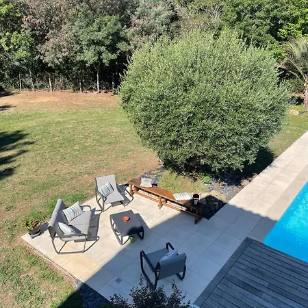 La Planette Oda ve Kahvaltı Aussonne