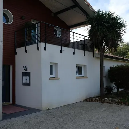 La Planette Bed and breakfast